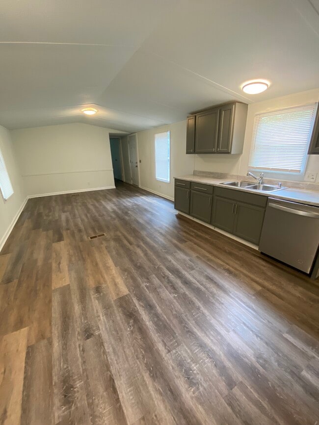 Building Photo - 442 Ranch Rd