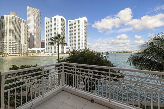 Building Photo - 888 Brickell Key Dr