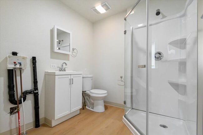 Building Photo - 309 N Commercial Ave