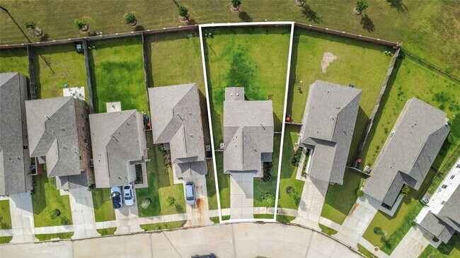 Building Photo - 2916 Shimmer Edge Dr