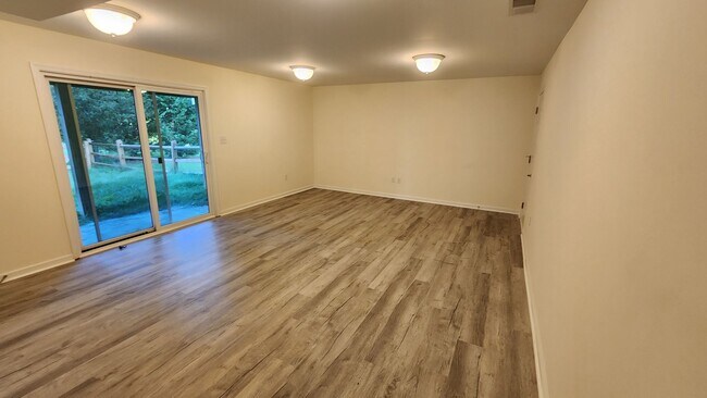 Building Photo - Spacious, Large, Luxury Hockessin, Delaware Townhome