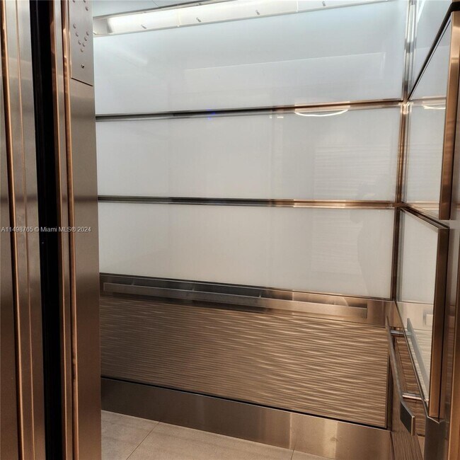 Building Photo - 3000 S Ocean Dr