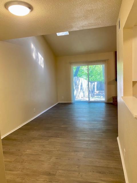 Building Photo - 1402 Summer Creek Dr