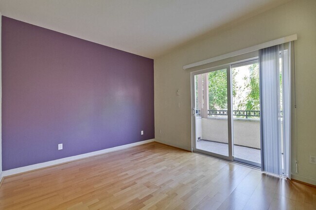 Building Photo - Downtown Mountain View l Stylish Home