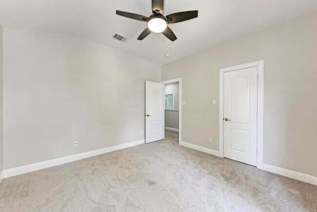 Building Photo - 500 Tyree Rd