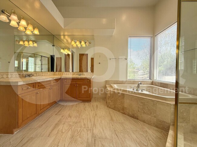 Building Photo - 15104 E Ridgeway Dr