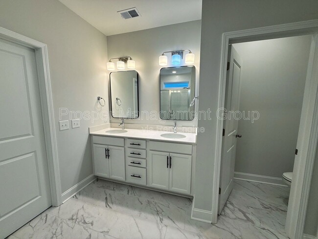 Building Photo - 8650 Windsor Hill Blvd