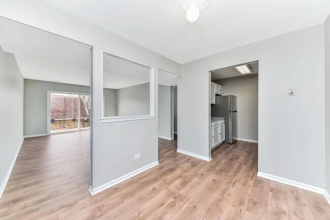 Building Photo - 10308 Circle Dr