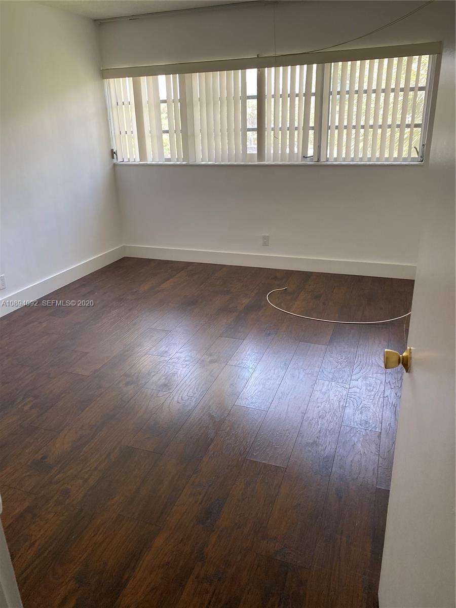 Building Photo - 16701 NE 14th Ave