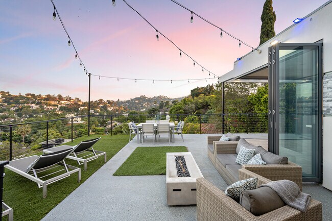 Building Photo - 3420 Blair Dr