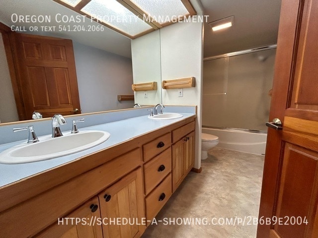 Building Photo - 7205 SW Burl Dr