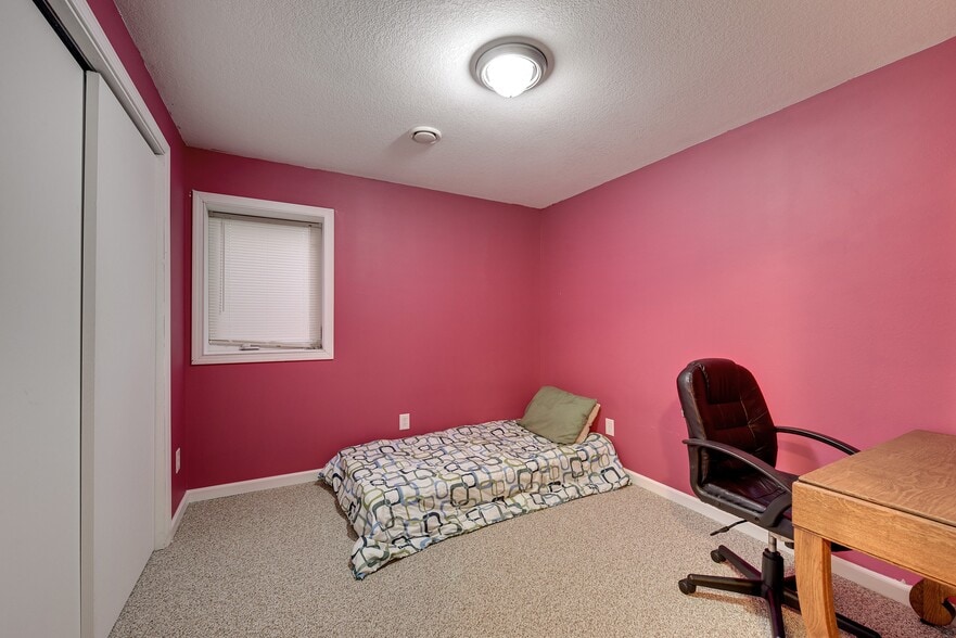 Building Photo - 1187 Blackhawk Dr SW