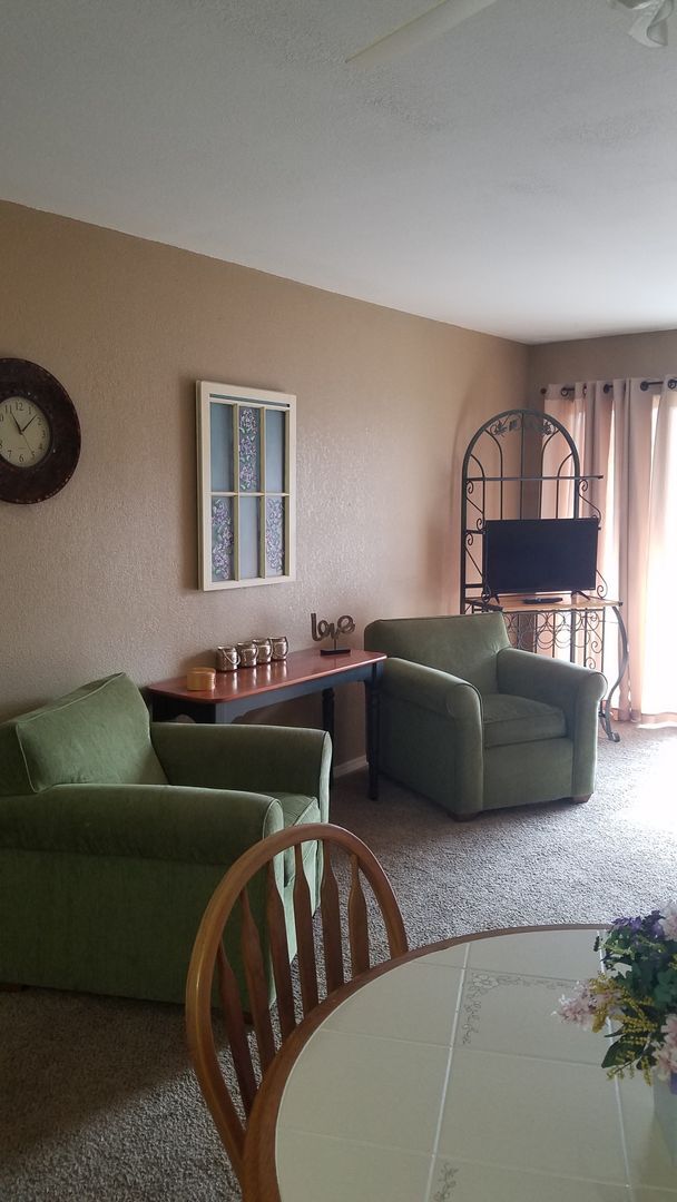 Furnished 1 Bedroom Condo for Rent in Bran... 32 Golf Shores Dr