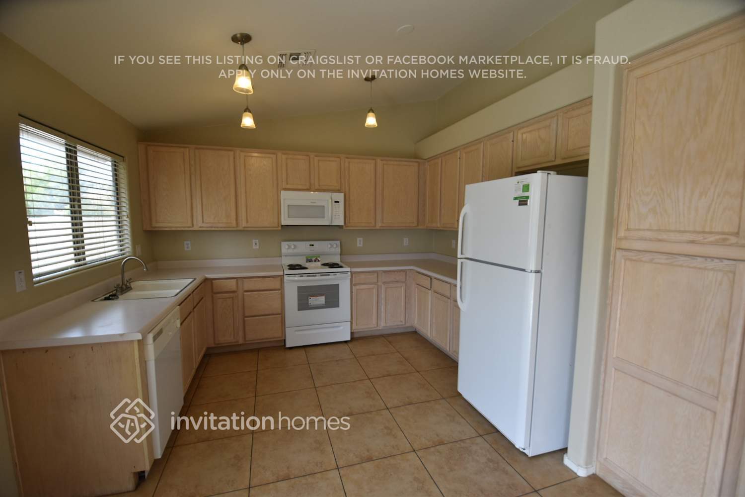 Building Photo - 7255 E Madero Ave