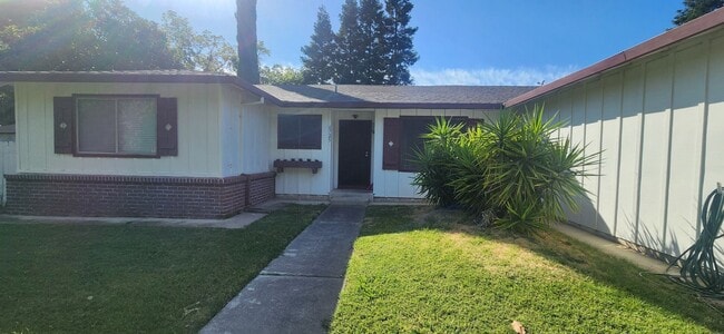 Primary Photo - 3 Bedroom 2 Bathroom Home in Greenhaven