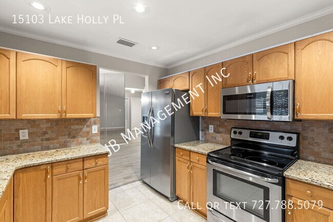 Building Photo - 15103 Lake Holly Pl