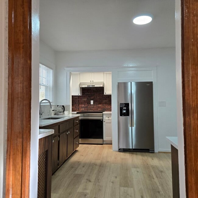 Building Photo - 22 Hope Ave