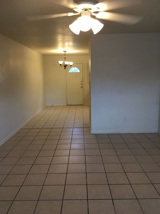 Building Photo - 3003 Cantabrian Dr