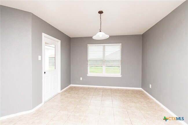 Building Photo - 3200 Alamocitos Creek Dr
