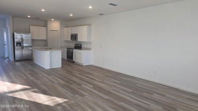 Building Photo - 3956 Mid Century St