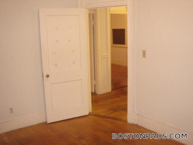 Building Photo - 46 Westland Ave