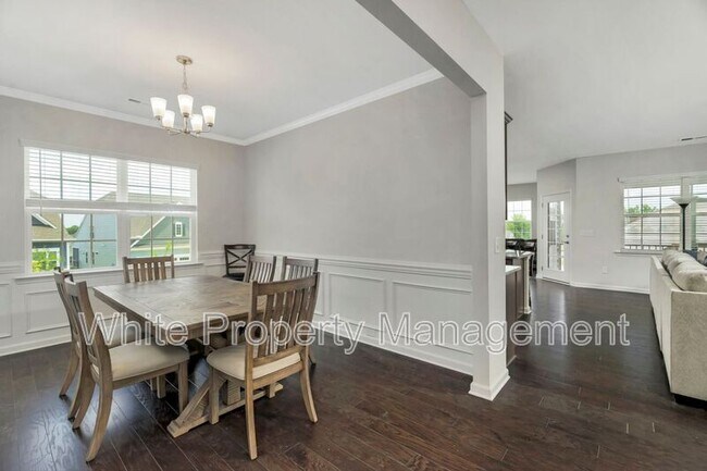 Building Photo - 15007 Arlington House Dr