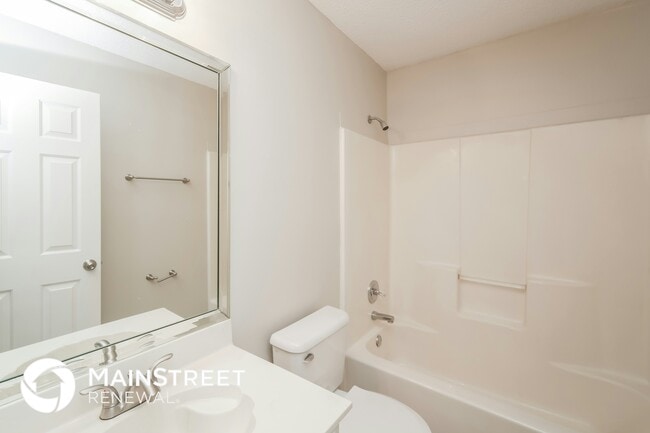 Building Photo - 2791 Heatherglen Cove W