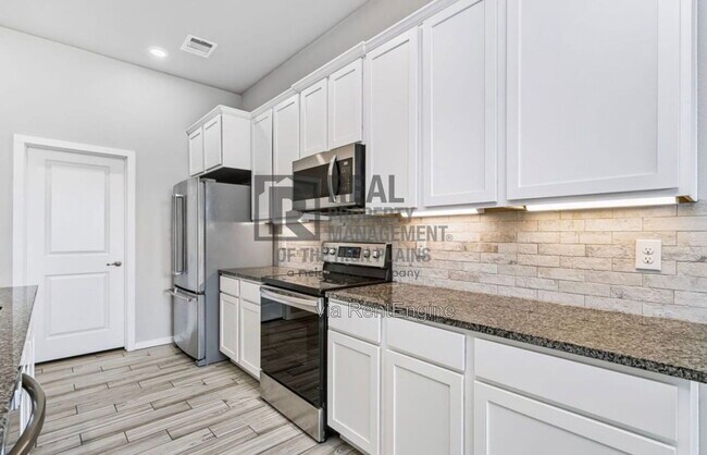 Building Photo - 9405 Sydney Dr