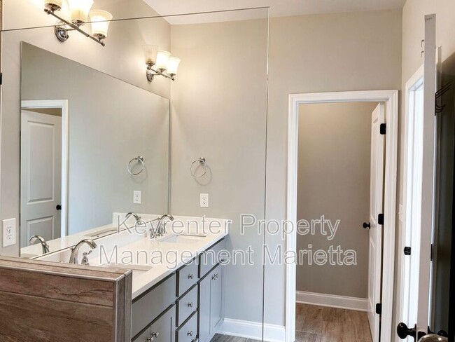 Building Photo - 1244 Stone Castle Cir