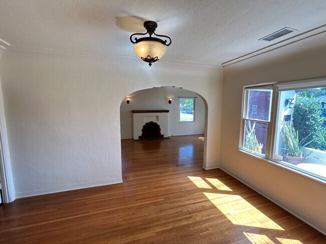 Building Photo - Truly Adorable Tudor Style 2 Bed 1 Bath Home in Anaheim!