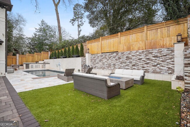 Building Photo - 1930 Northside Dr NW