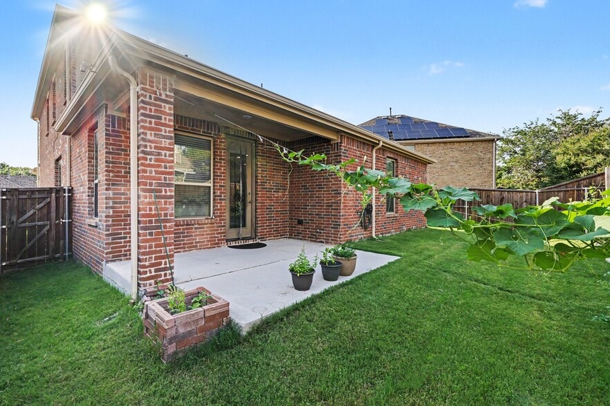 Building Photo - 8170 Rabbit Dr