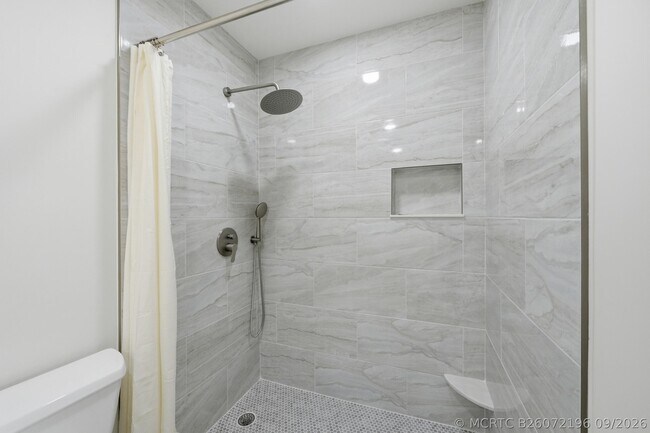 Building Photo - 670 Monaco Ct