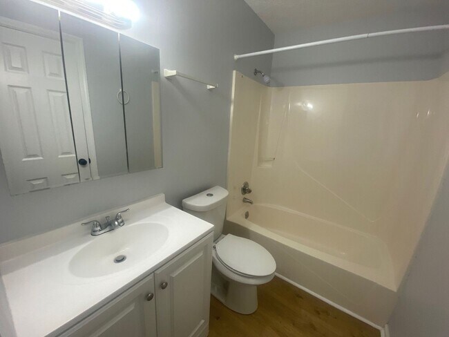 Building Photo - 707-713 N 9th St