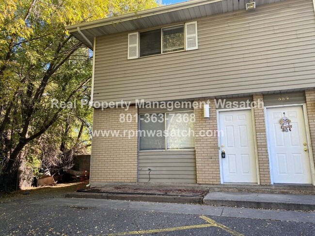 Primary Photo - Check out This Unique 3 bed 1.5 Bath Townh...