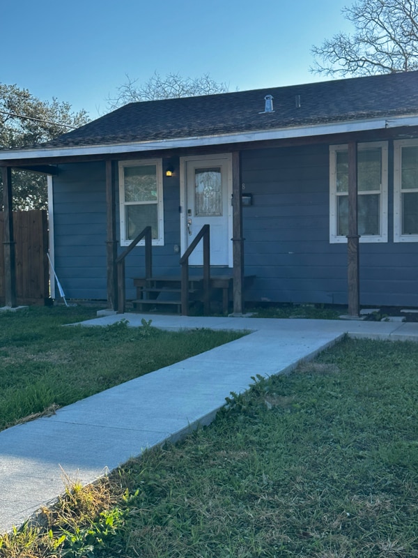 Building Photo - 548 Dixon Dr