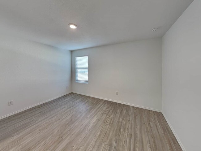 Building Photo - 171 Dodger Wy