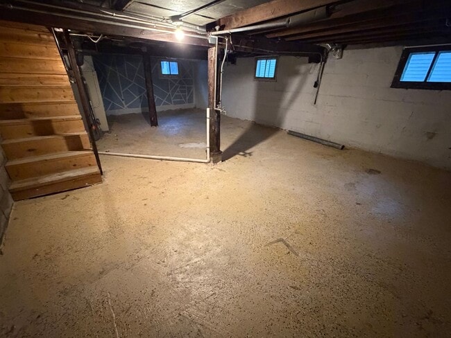 Building Photo - 306 Dawes St
