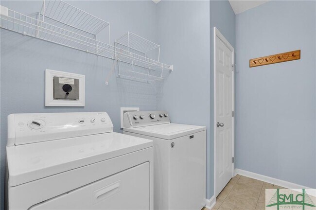 Building Photo - 85 Red Oak Dr