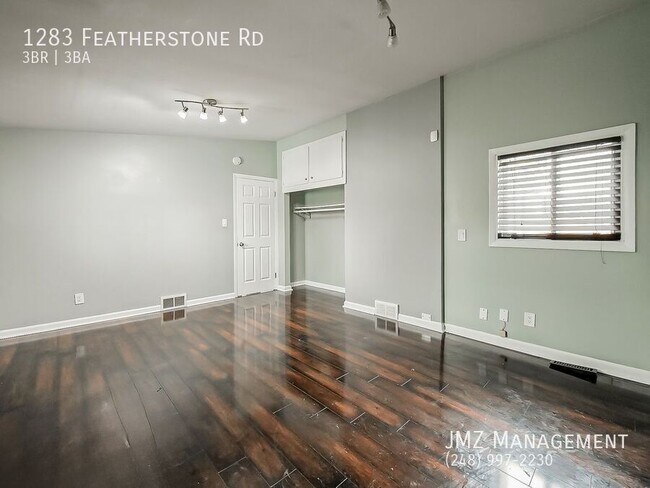 Building Photo - 1283 Featherstone Rd