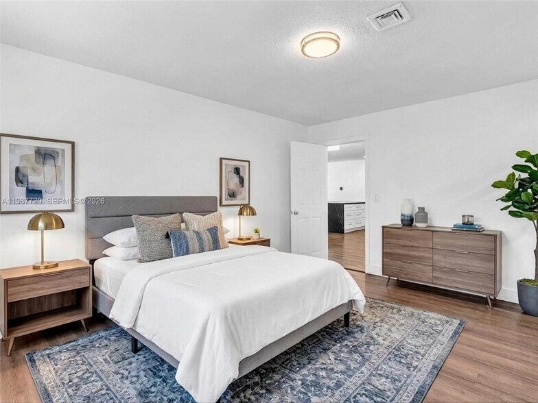 Building Photo - 3193 Taft St