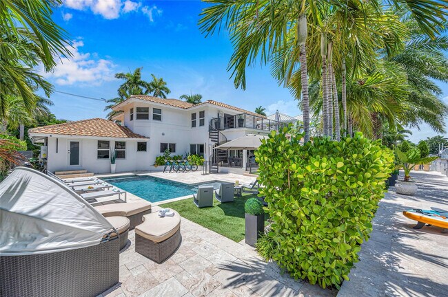 Building Photo - 2323 Delmar Pl