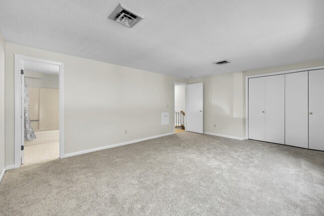 Building Photo - 103 Cliffside Dr