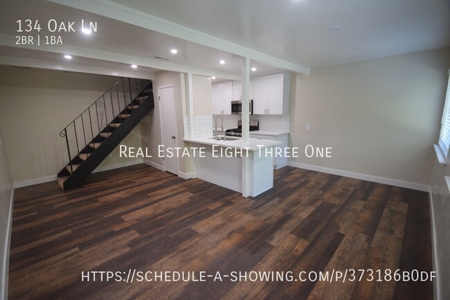 Building Photo - 134 Oak Ln