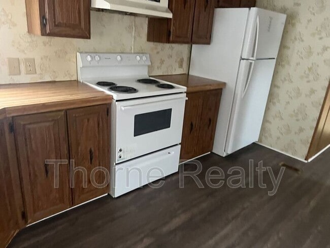 Building Photo - 92 Matt's Ln