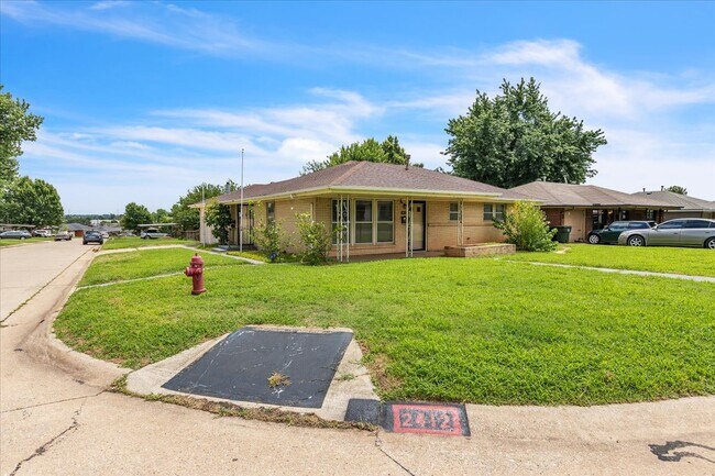 Building Photo - 2412 N Key Blvd