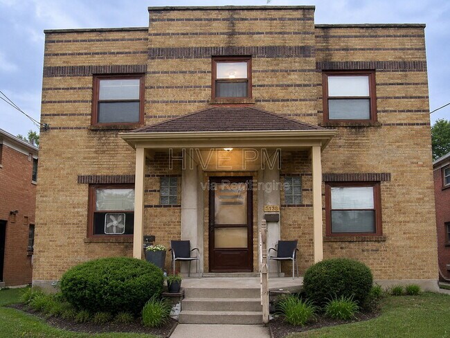 Building Photo - 3135 Mozart Ave