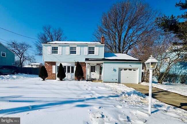 Building Photo - 220 Somerdale Rd