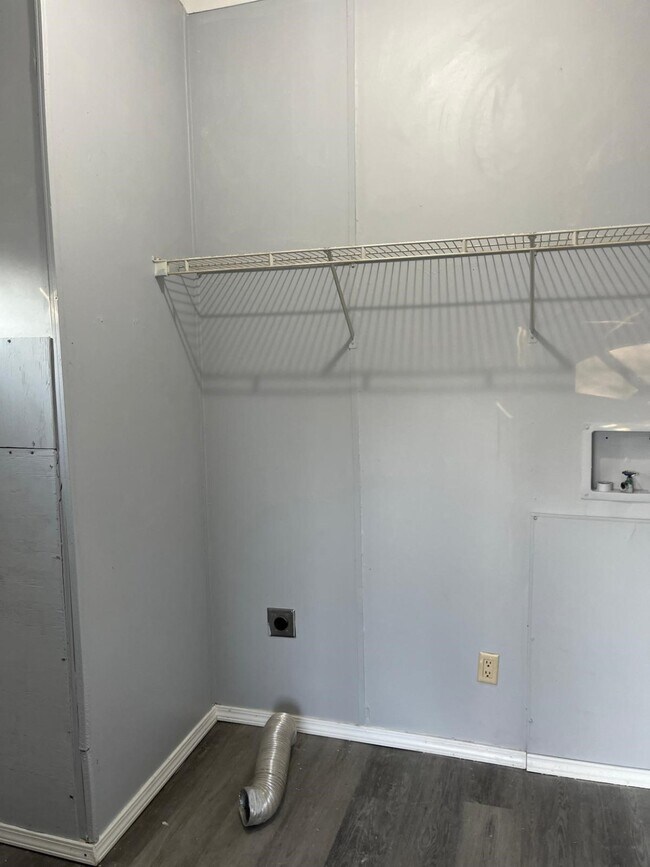 Building Photo - 12070 Clark Ln