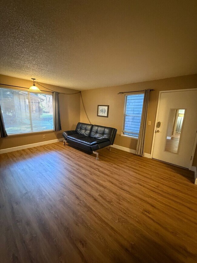 Building Photo - 1200 S Riordan Ranch St